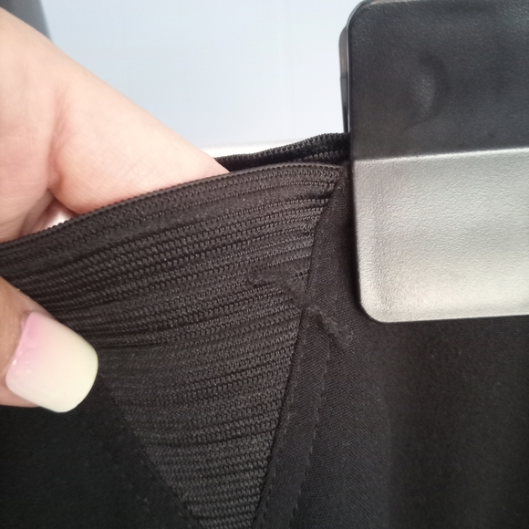 Reitmans Classic Black Straight Leg Pants - Picture 3 of 5